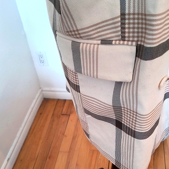 Maison d'Amélie Paris Plaid Double-Breasted Blazer. Size Medium. Great Condition - Picture 9 of 12